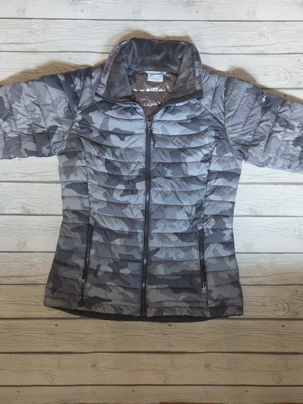 Columbia Women's Gray Camouflage Quilted Puffer Jacket